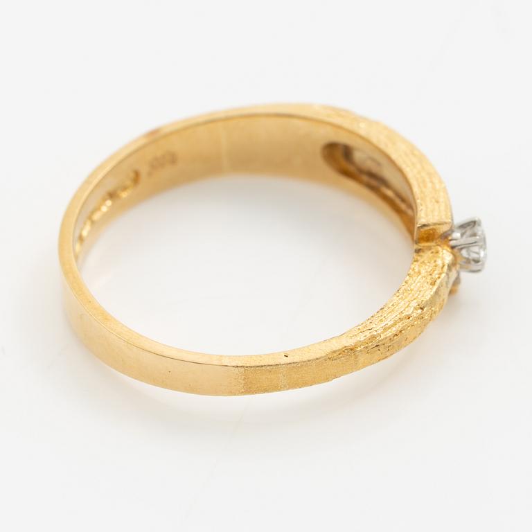 Lapponia, ring 18K gold set with a round brilliant-cut diamond, Finland 1980.
