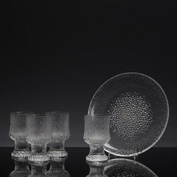 TAPIO WIRKKALA,  glas samt tallrikar, 12+12 st "Ultima Thule", Iittala. Formgiven 1968.