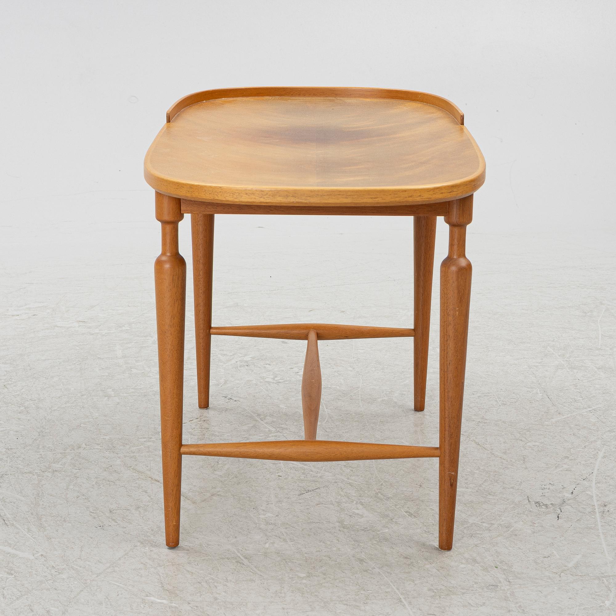 Josef Frank, sidobord, modell 961, Firma Svenskt Tenn, efter 1985.