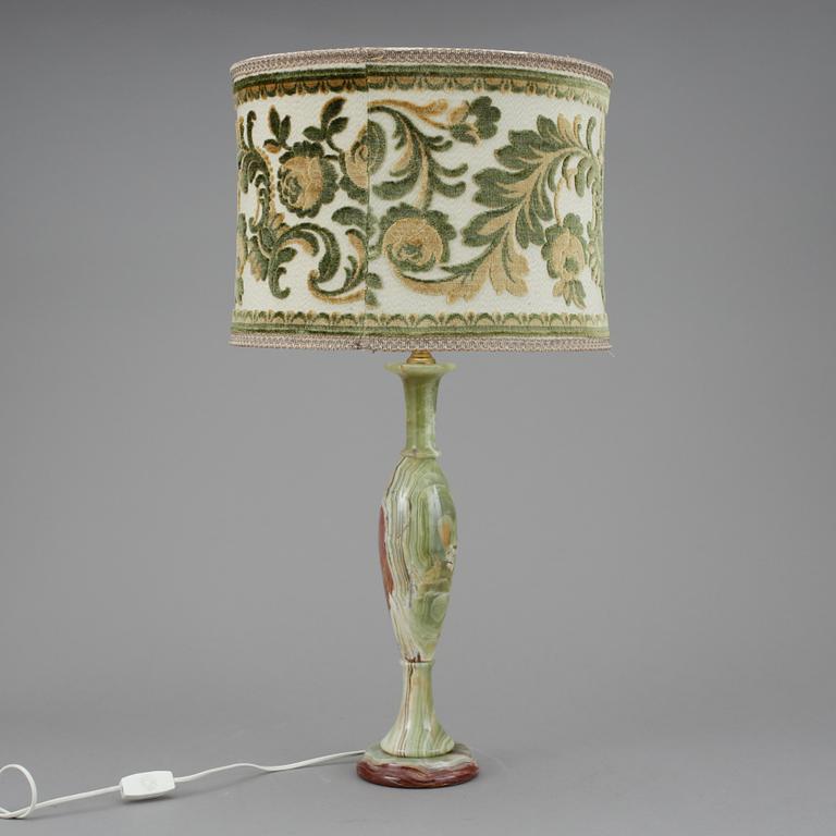 BORDSLAMPA, onyx, enligt uppgift Italien, 1900-tal.