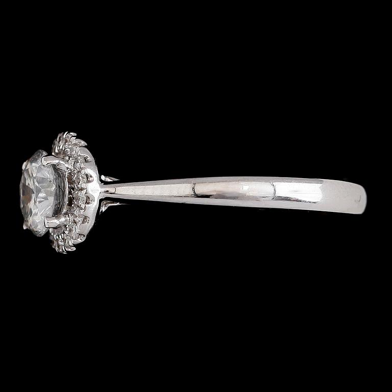RING, 18 k vitguld, briljantslipade diamanter tot ca 0.86 ct.