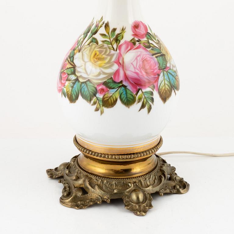 A porcelain table light, 20th Century.