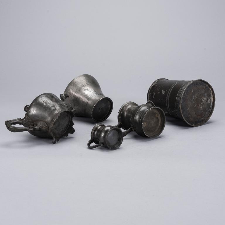 PARTI FÖREMÅL, 5 st, tenn, bl a Sheffield Geo Butler & Co, England 1800-tal.