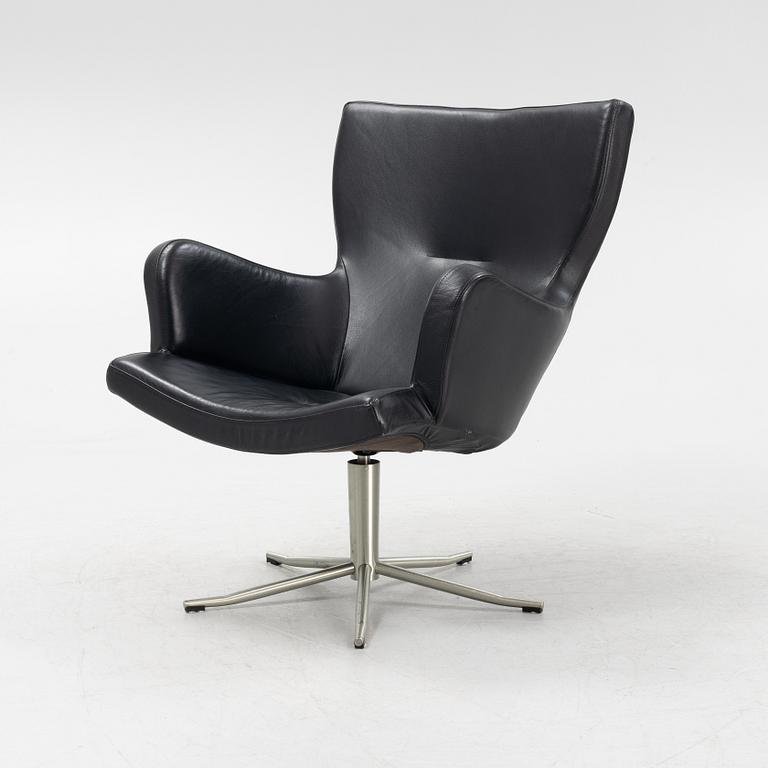 Jan Ekström, a "Gyro" lounge chair from Conform.