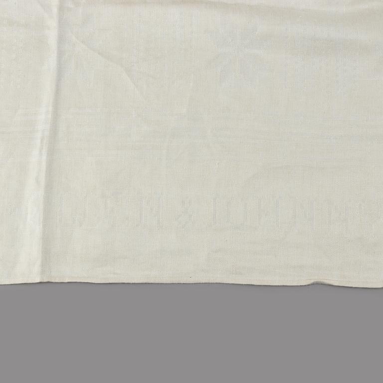 Augusta Skårman, duk, linnedamast, ca 244,5 x 155,5 cm, Gotland.