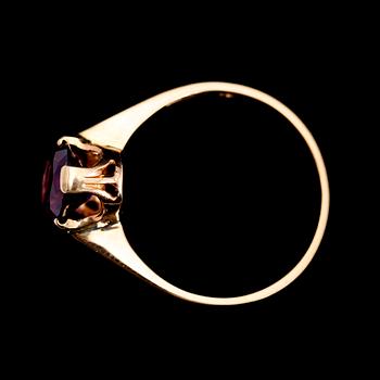 RING, 18 k guld, ametist ca 1.40 ct, svenska stämplar 1989.