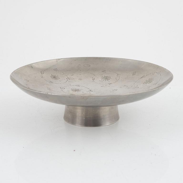 Björn Trägårdh, tillskriven, skålfat på fot,  Firma Svenskt Tenn, Stockholm,  1930.