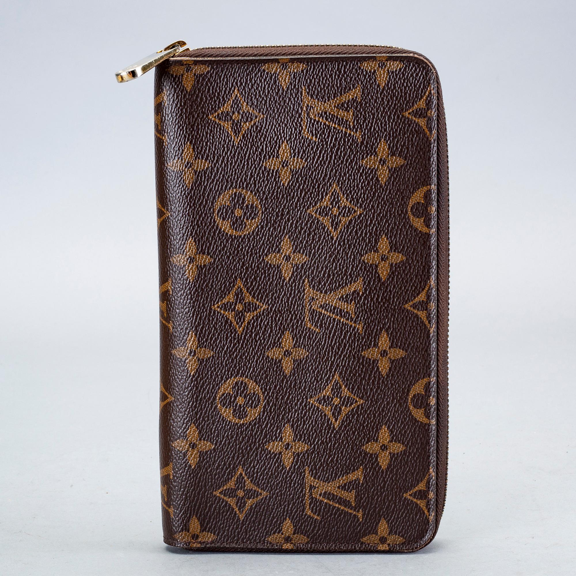Louis Vuitton, Zippy Organizer, made in Spain.