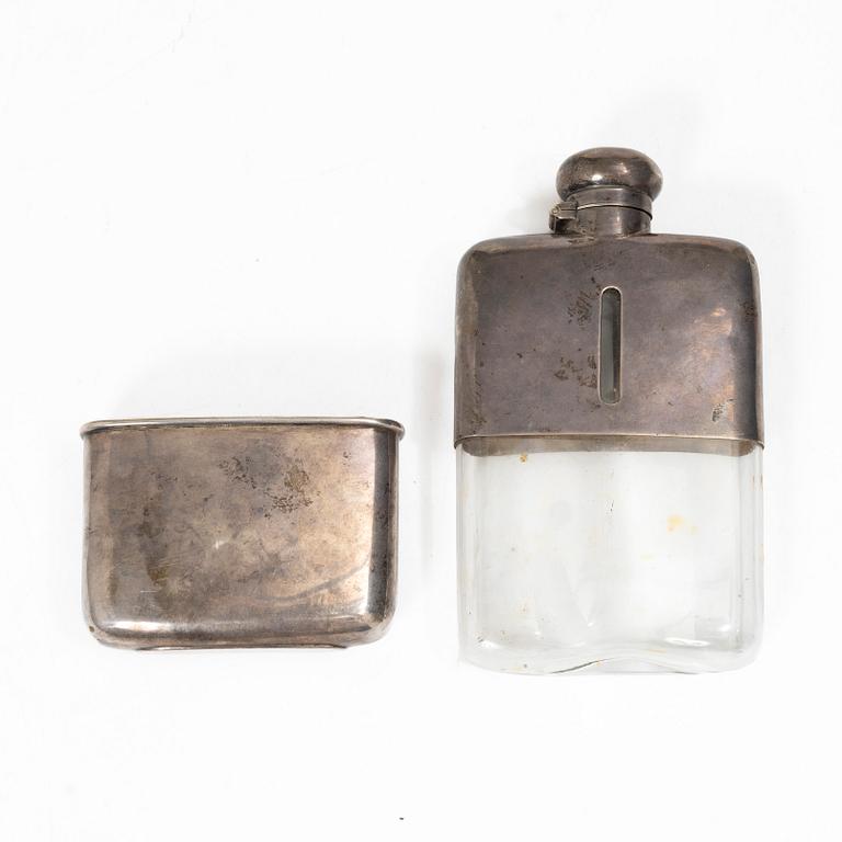 Mappin & Webb Ltd, silverfodral till flaska, London 1901.