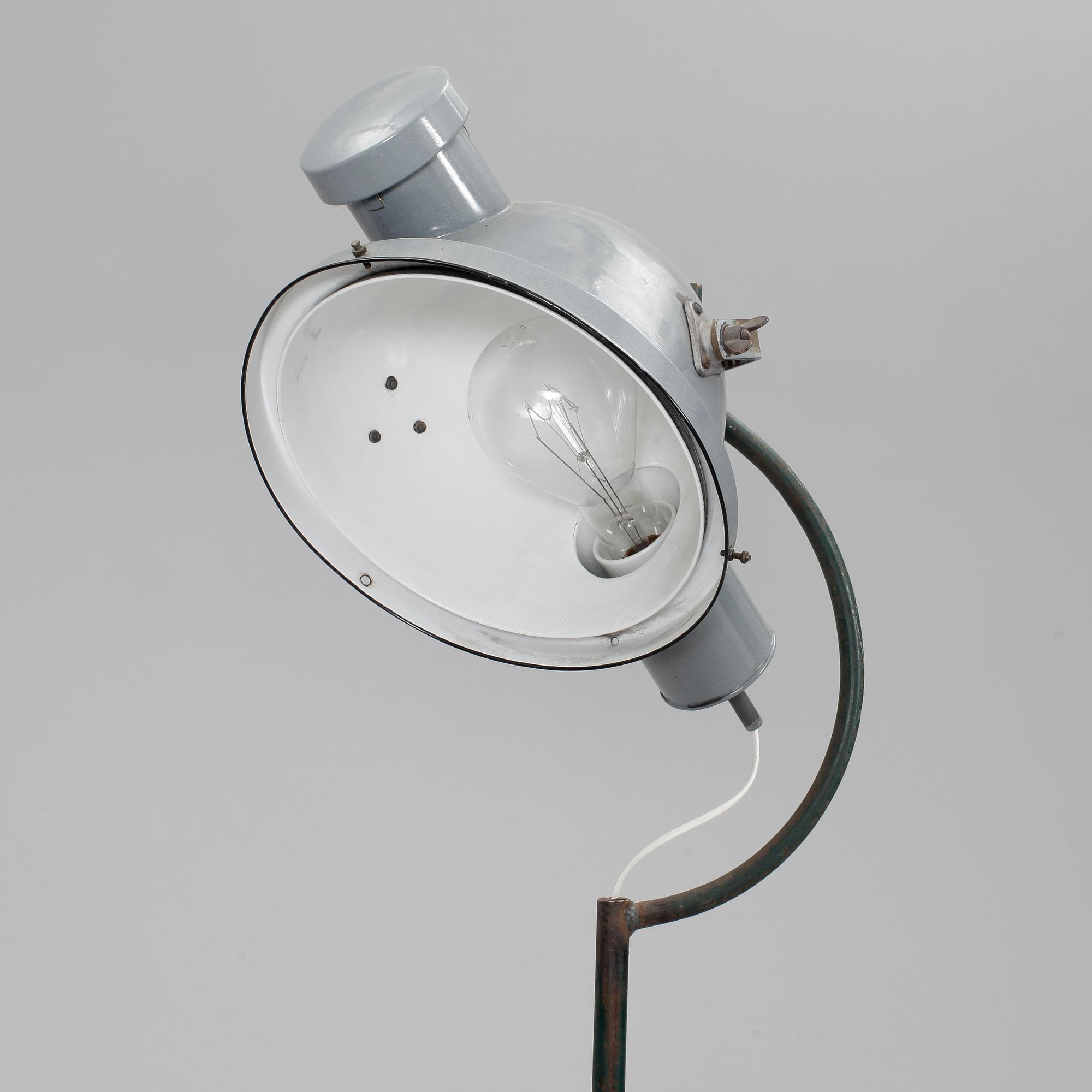 GOLVLAMPA, industri, 1900-tal.