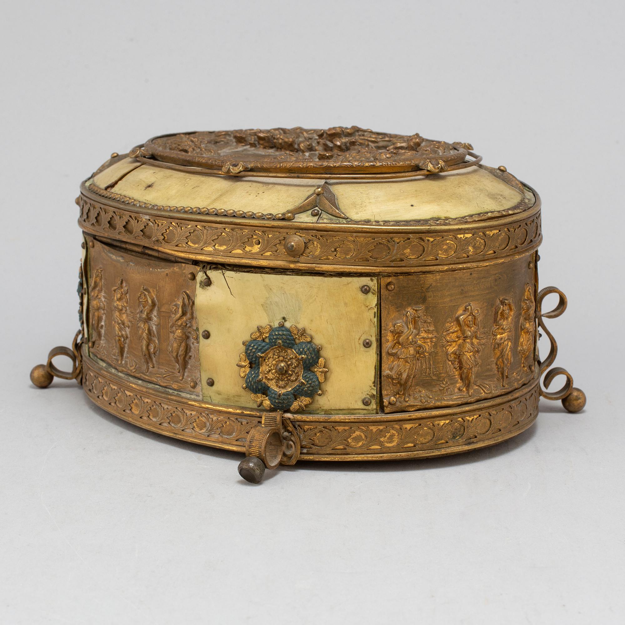 A Baroque style late 19th century box.