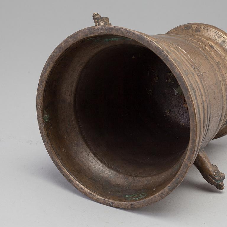 A BRONZE MORTAR FROM AROUND YEAR 1900.