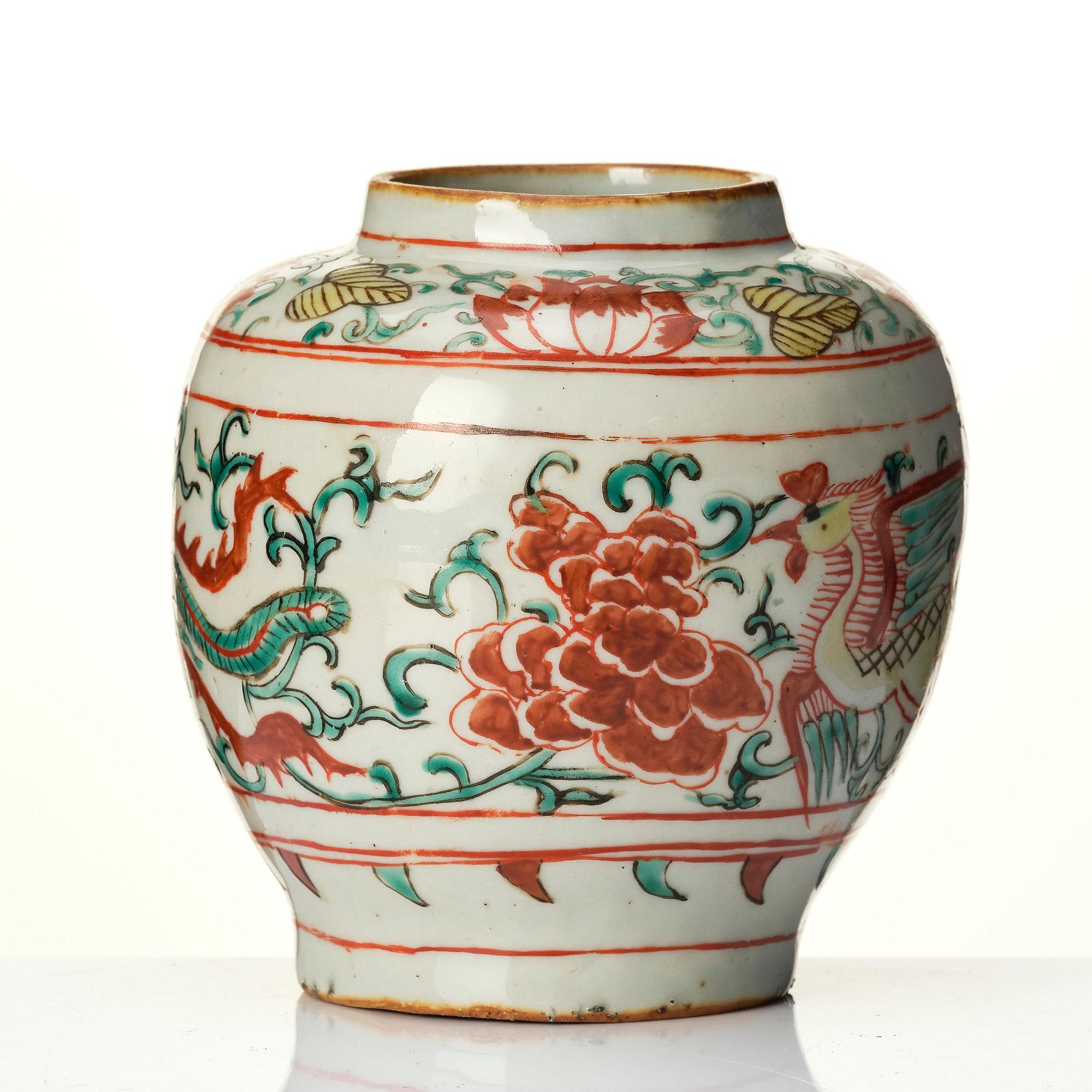 A wucai decorated phoenix jar, Transition, 17th century.