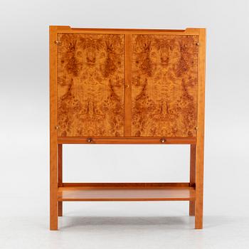 Josef Frank, a model 2135 cabinet, Firma Svenskt Tenn, post 1985.