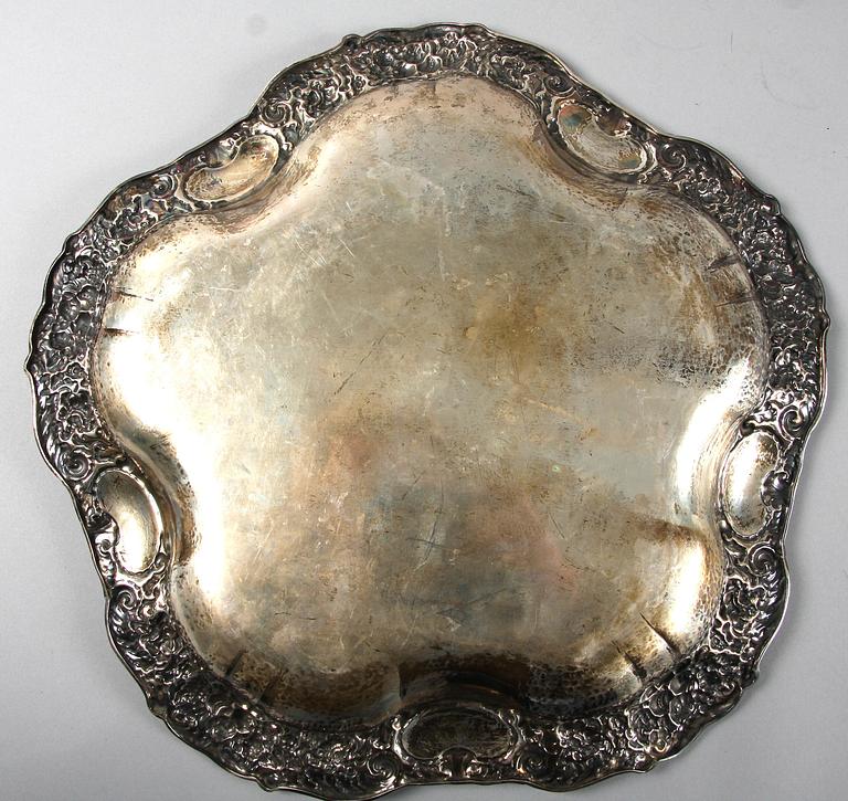 PRESENTERFAT, silver, barockstil, Emil Oscar Möller, Malmö, 1927. 963 g.