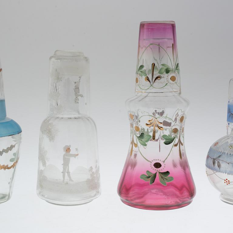 VATTENKARAFFER MED GLAS, 5 st, glas, omkring år 1900.