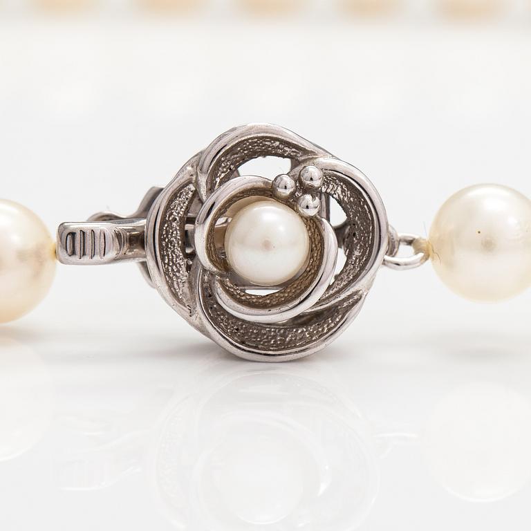 Pärlcollier, odlade pärlor, silver.