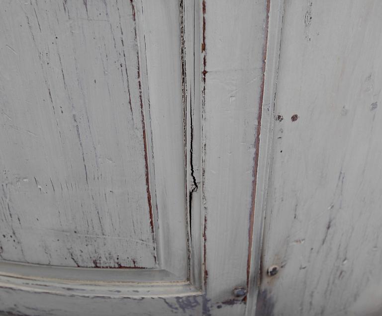 HÖRNSKÅP, allmoge, omkring år 1800.