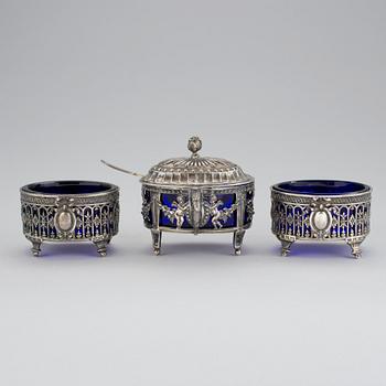 SENAPSKAR samt ett par SALTKAR, silver, Fray Fils, sent 1800-tal. Vikt ca 183g.