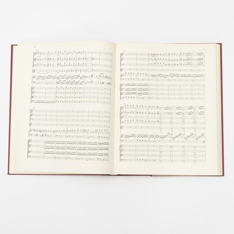 Books, 81 vol. Wolfgang Amadeus Mozart. "Neue Ausgabe sämtlicher Werke", (more published).