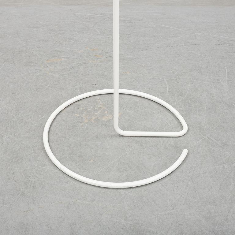 Staffan Holm, klädhängare, "Visp, Blå Station.
