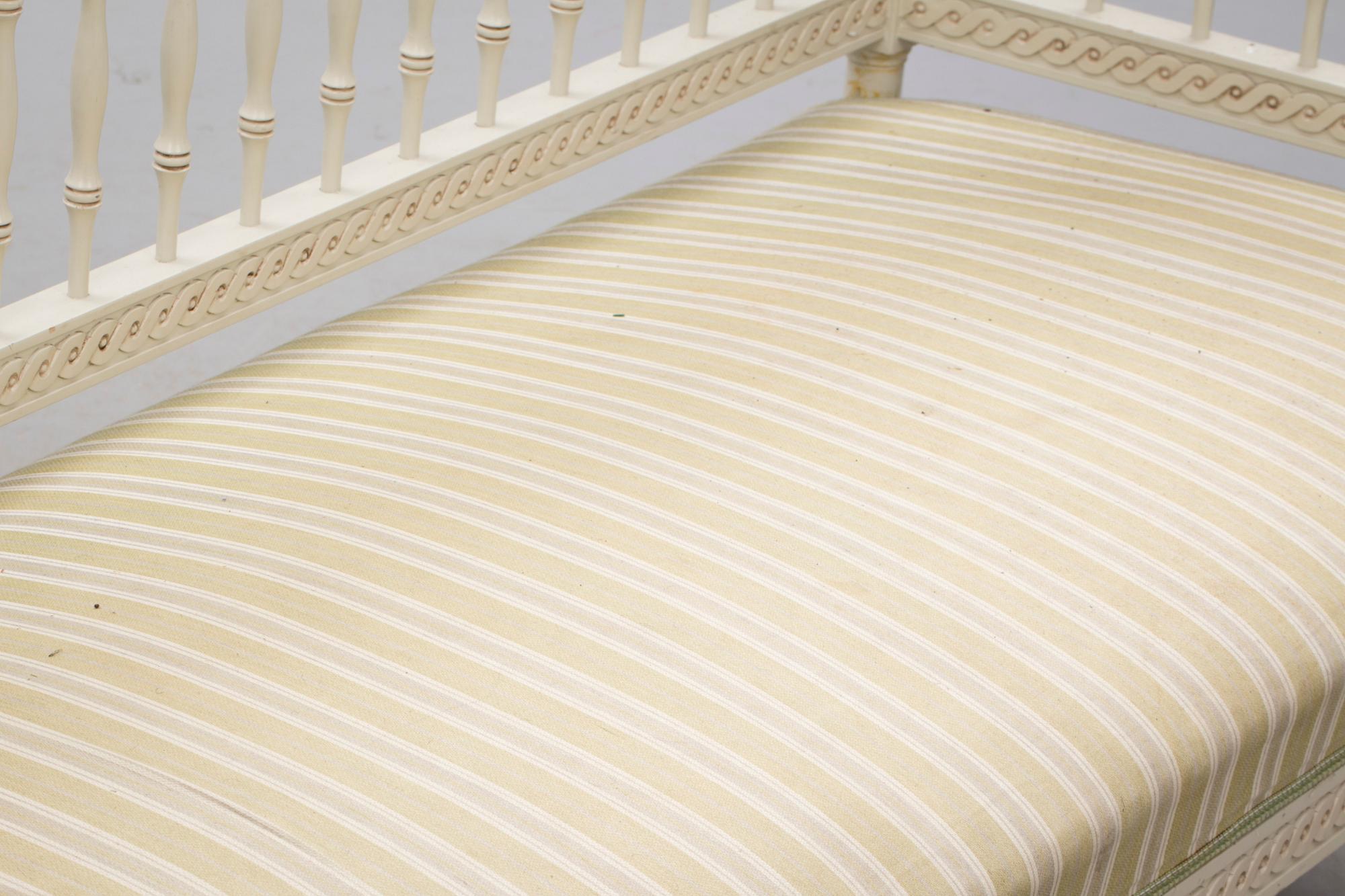 SOFFA, gustaviansk stil, 1900-tal.