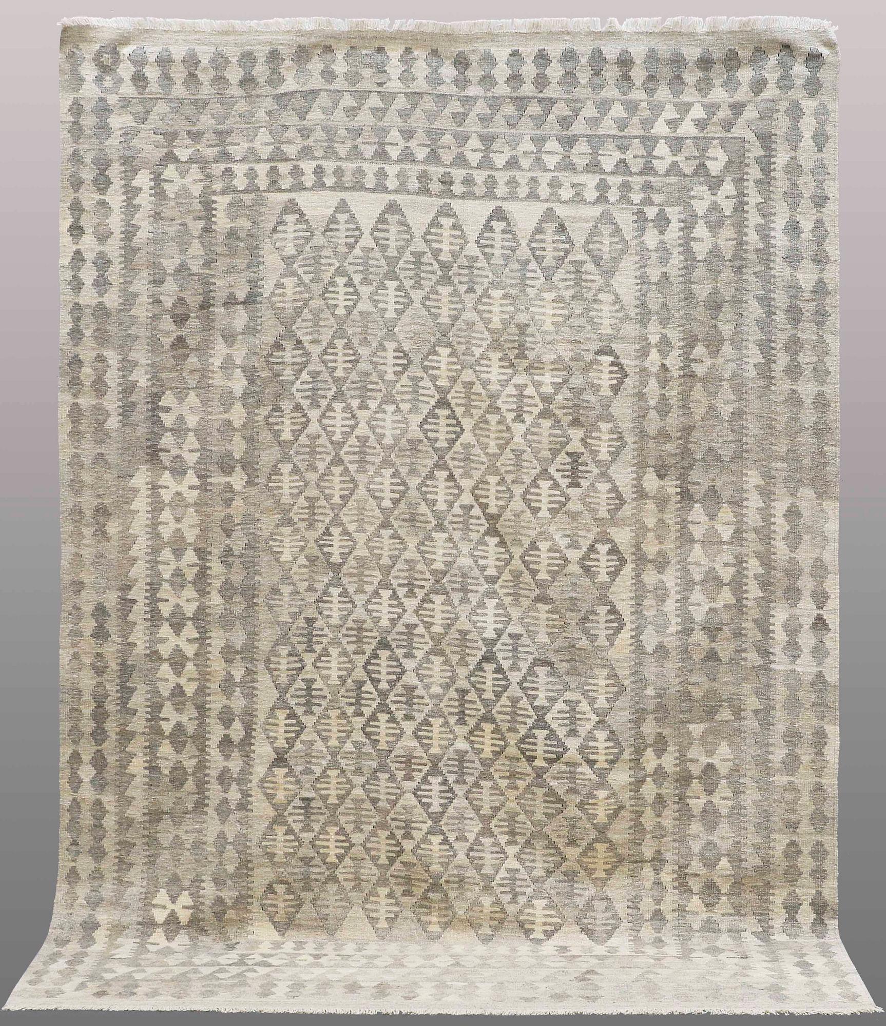 A CARPET, Kilim, ca 290 x 200 cm.