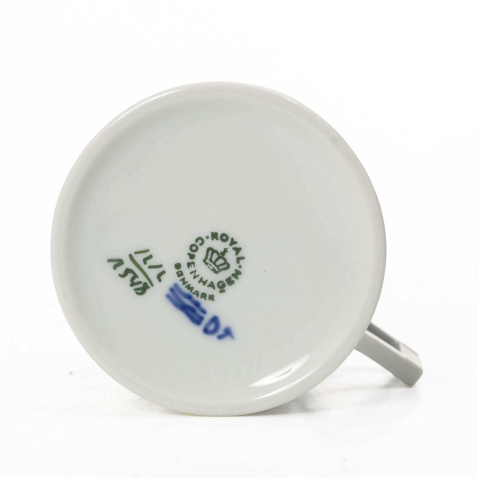 Royal Copenhagen, A 26 peice coffee set "Blue Vifte", Denmark.