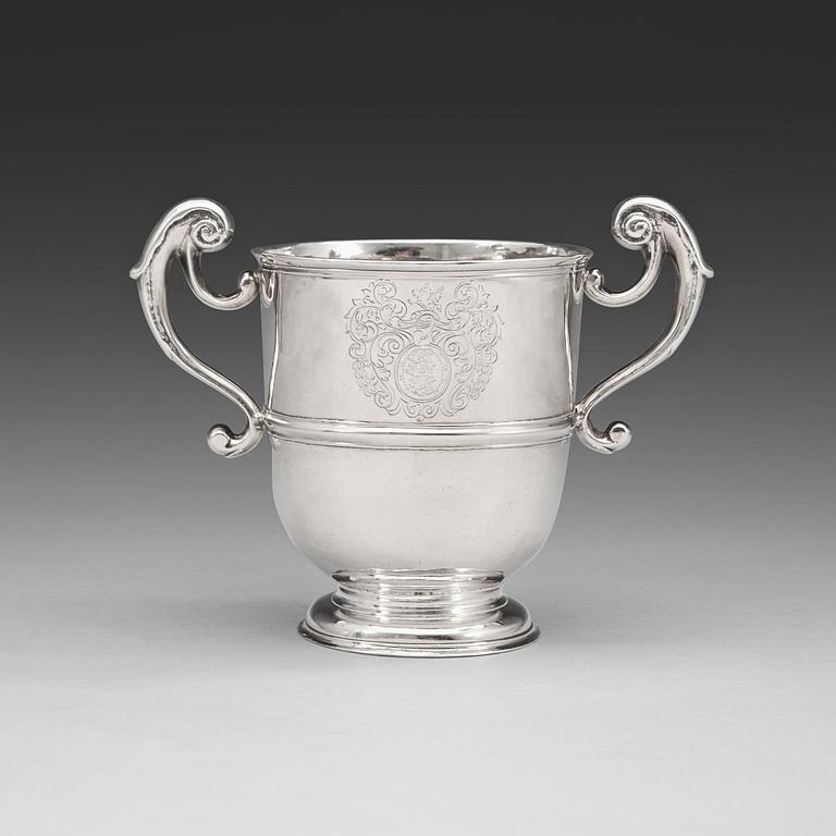 An Irish 18th century silver "Loving cup", marks possibly of Thomas Bolton, Dublin 1714-1715.