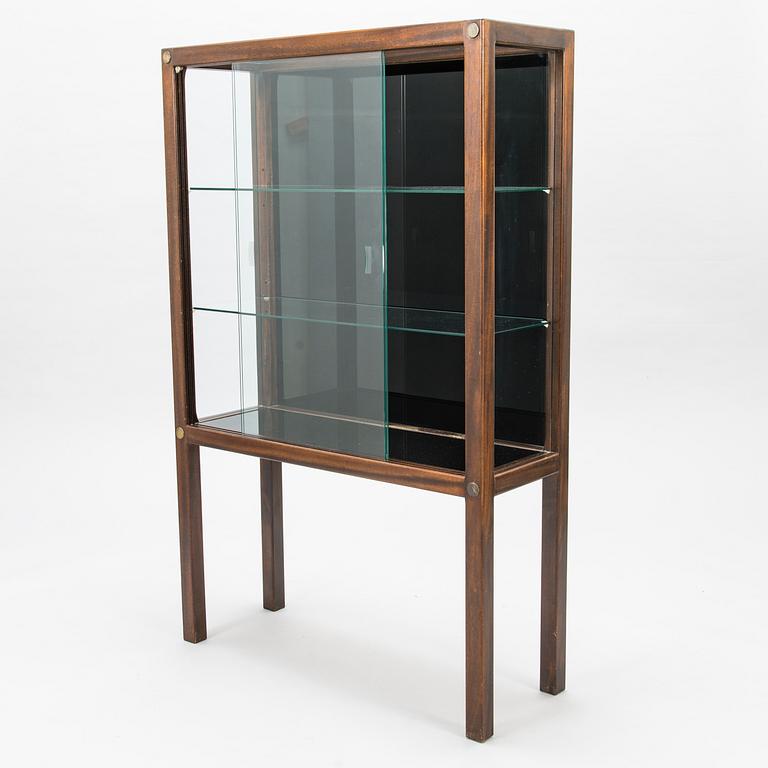 CARL GUSTAF HIORT AF ORNÄS, A 1950s display cabinet, 'Näyttely-vitriini' for Huonekalu Mikko Nupponen Oy, Finland.