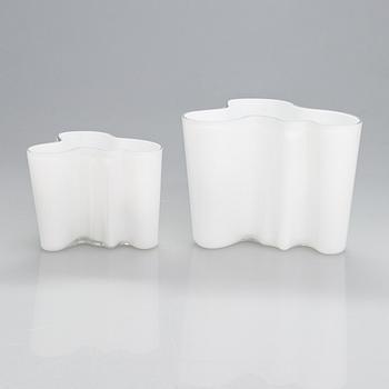Alvar Aalto, two glass vases, the smaller one Iittala 100th Anniversary vase marked Alvar Aalto Iittala 1881-1981.