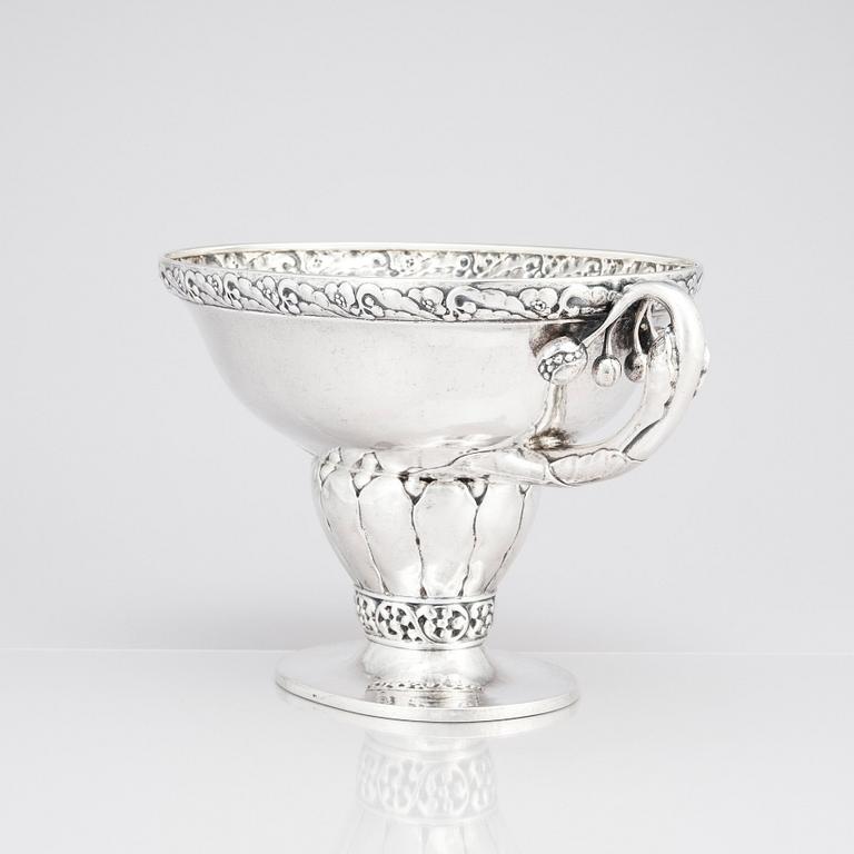 Georg Jensen, an 830/1000 silver jardinère, Copenhagen ca 1915-1919.