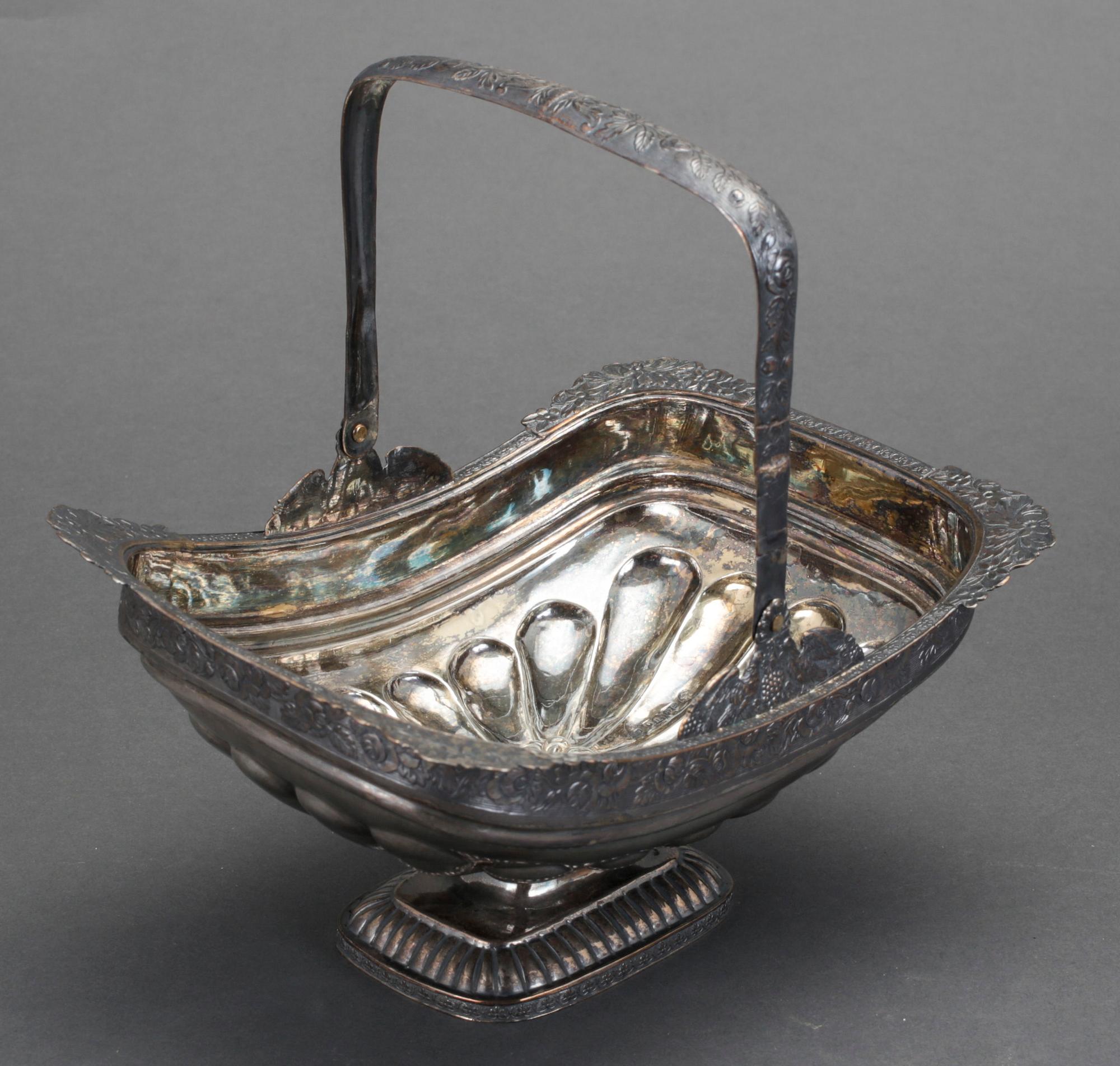 SKÅL, silver, St Petersburg, Ryssland. 1833. Vikt ca 200 gram.