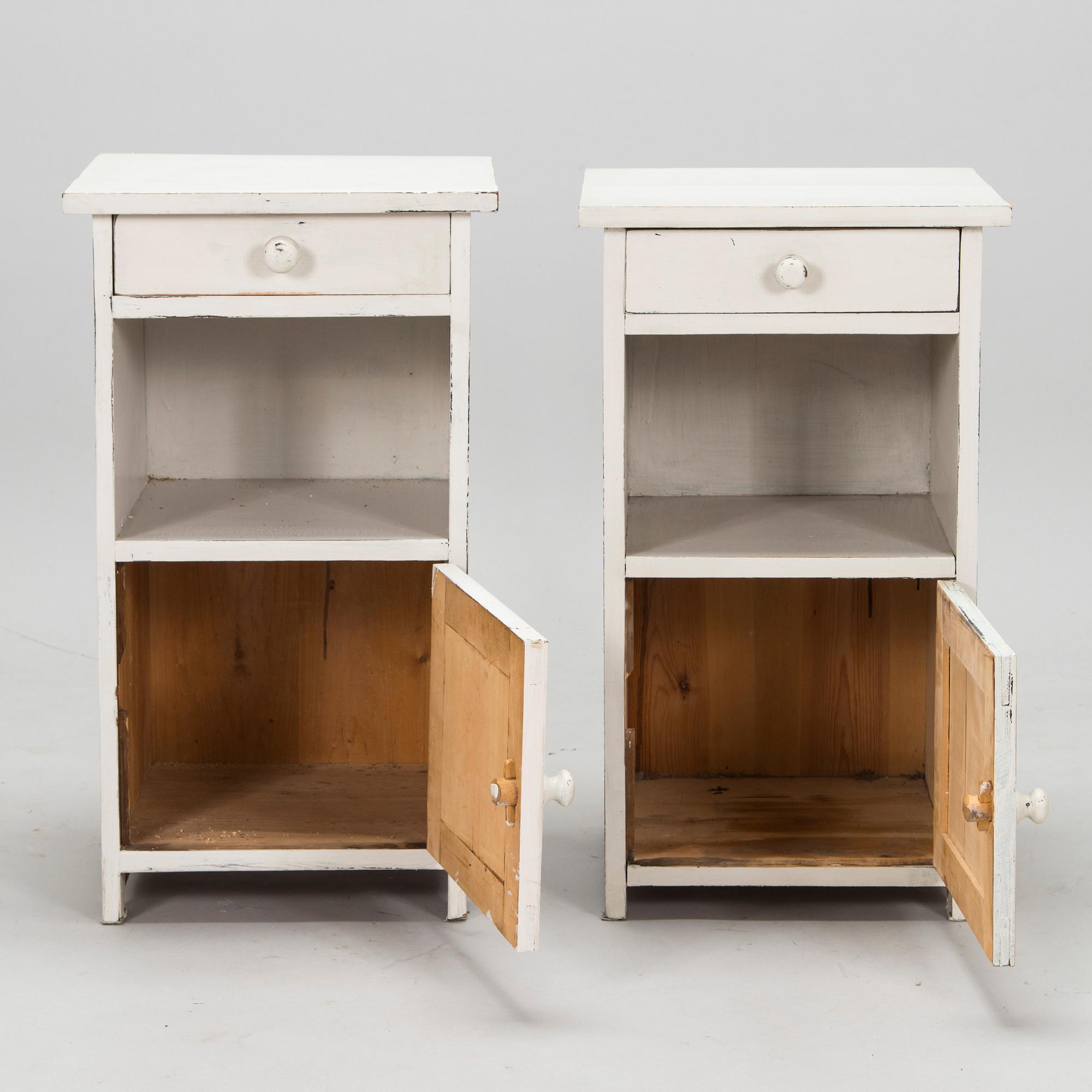 Nattduksbord, ett par, 1900-talets första hälft.