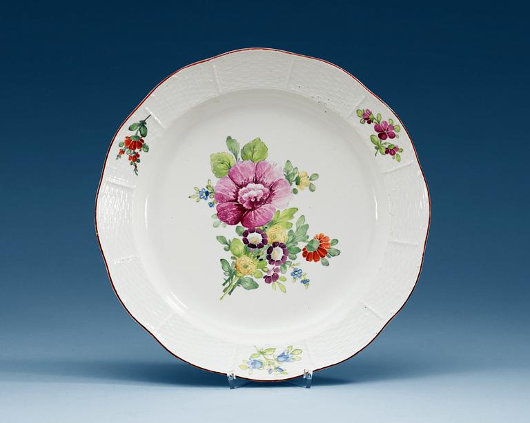 A Russian serving dish, Imperial porcelain manufactory, period of Catherine the Great.