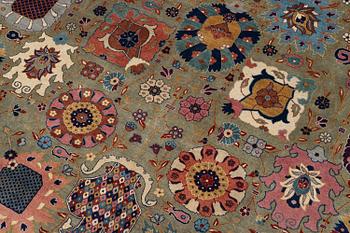 Matta, antik "PETAG" Täbris, Norvästra Iran, signerad, ca 386 x 295 cm.