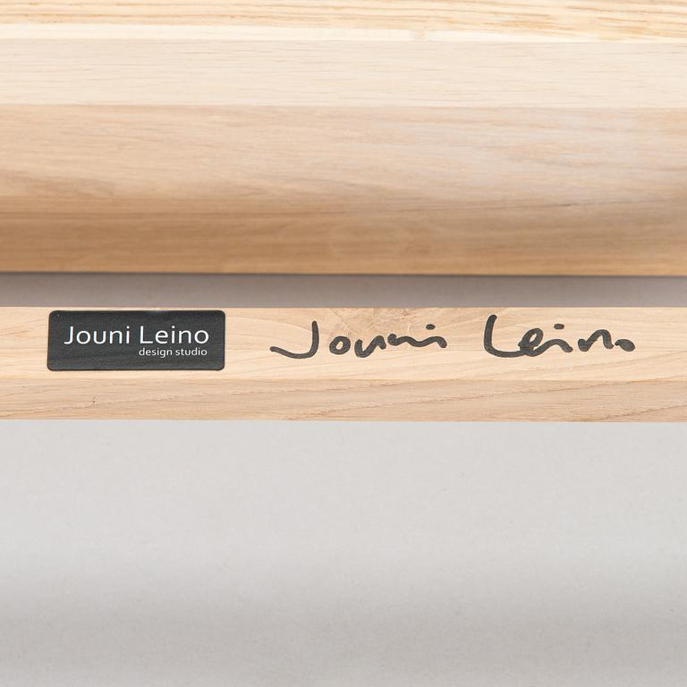 Jouni Leino, Vägghylla, ByAtos 2020. Signerad Jouni Leino.
