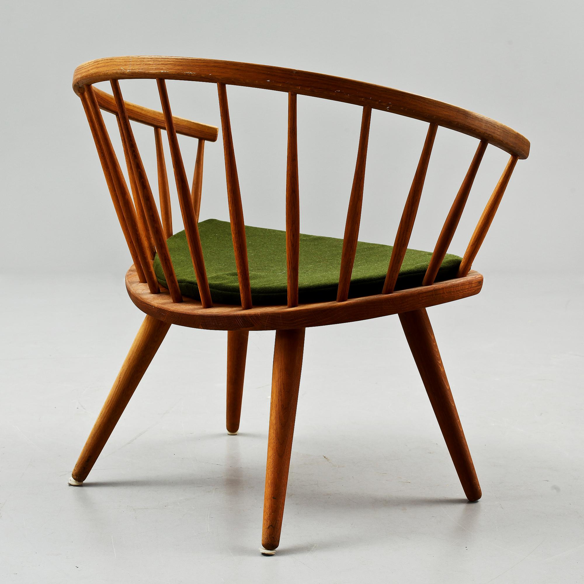 KARMSTOL, "Arka" Yngve Ekström. Modellen formgiven 1955.