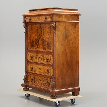 CHIFFONJÉ, nyrenässans, 1800-talets andra hälft.