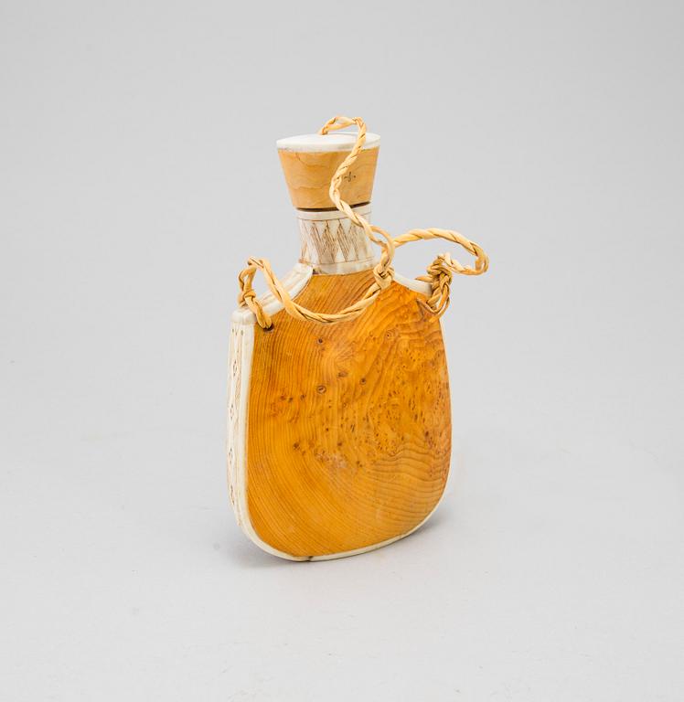 A Sami knife and bottle, Knut Dahlgren, Arvidsjaur, signed KD, second half of the 20th Century.
