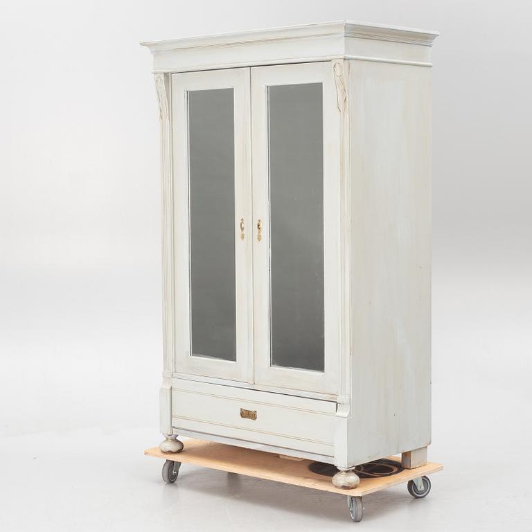 A cabinet, from around the year 1900.