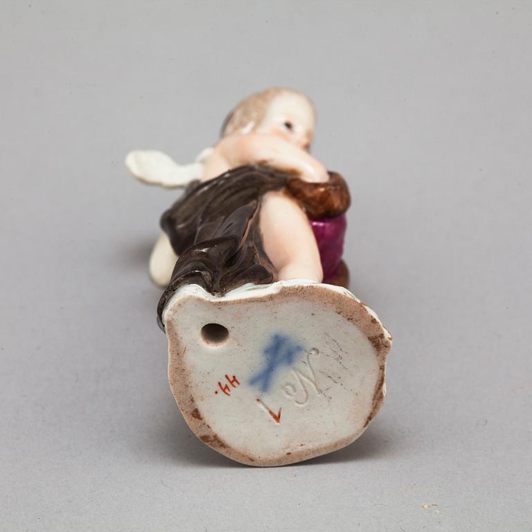 A MEISSEN PORCELAIN FIGURE, fist half of the 20th century.