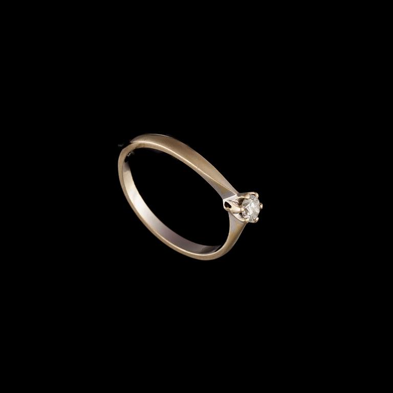 RING, 18K guld, diamant 0,15 ct. Vikt ca 1,9 g.