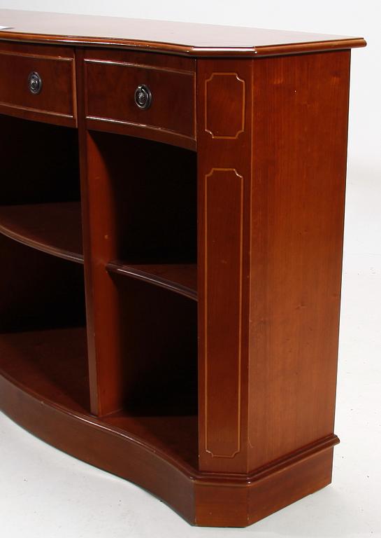 HALLBYRÅ, engelsk stil. 1900-talets slut.