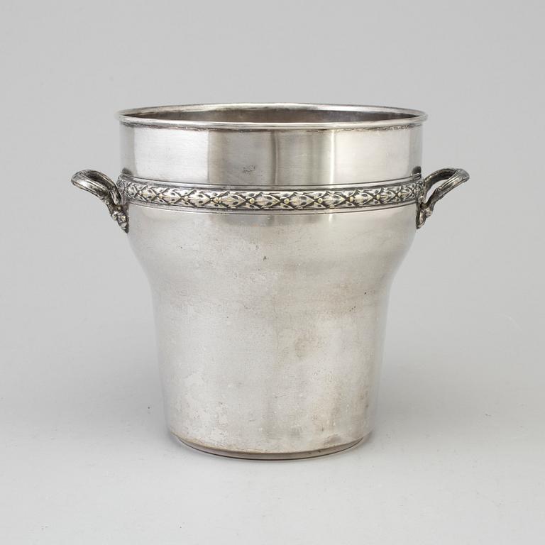 A mid 20th century plate champagne cooler.