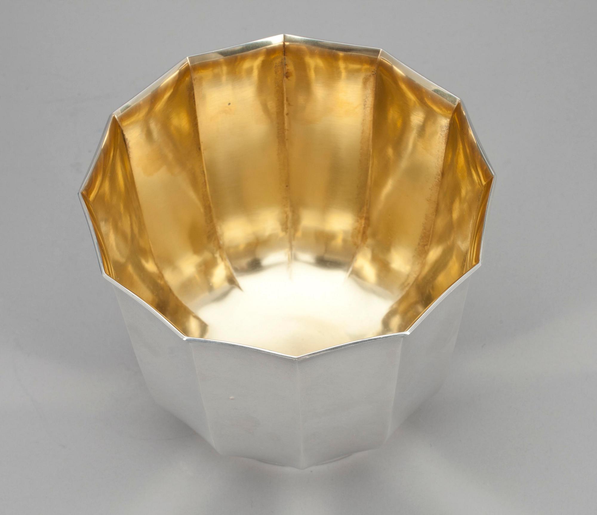 SKÅL, sterling silver, Ateljer Borgila, Stockholm 1968. Vikt 470 g.