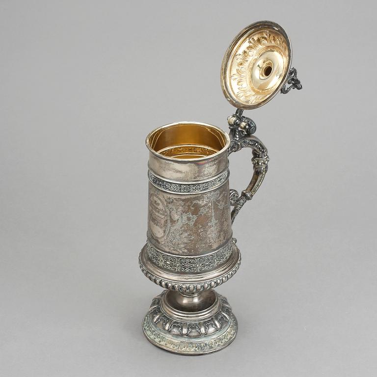 STOP, silver, Nyrenässans, otydliga stämplar, möjligen Göteborg 1885. Vikt ca 575 gram.