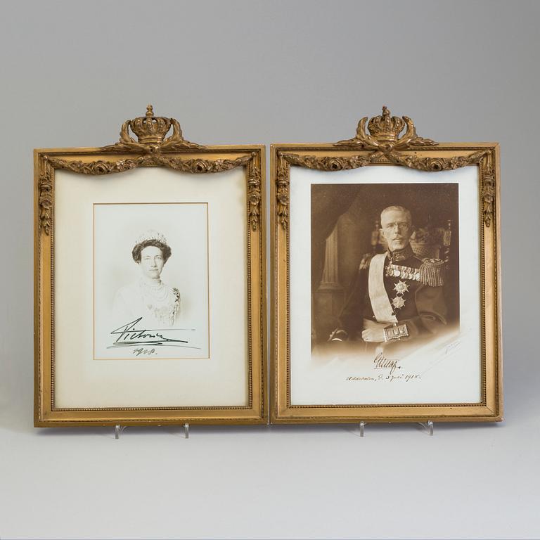 A PAIR OF ROYAL PHOTOGRAPHS WITH AUTOGRAPHS, Gustaf and Victoria. Signed, 1918.