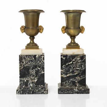 Casoletter, ett par, 1900-talets början. Louis XVI-stil.