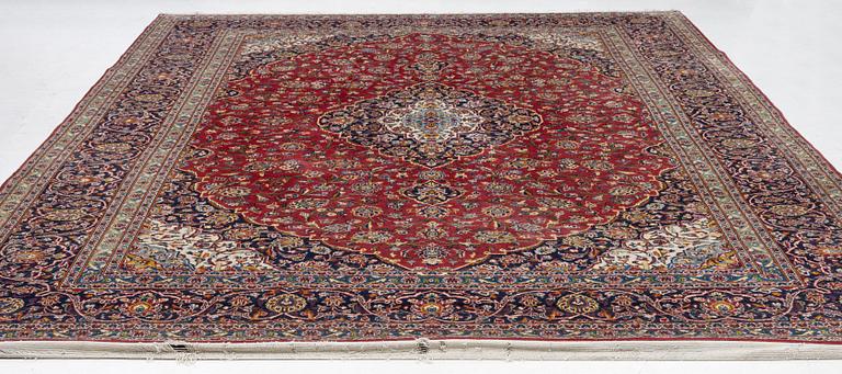 Carpet, Keshan, approx. 399 x 304 cm.